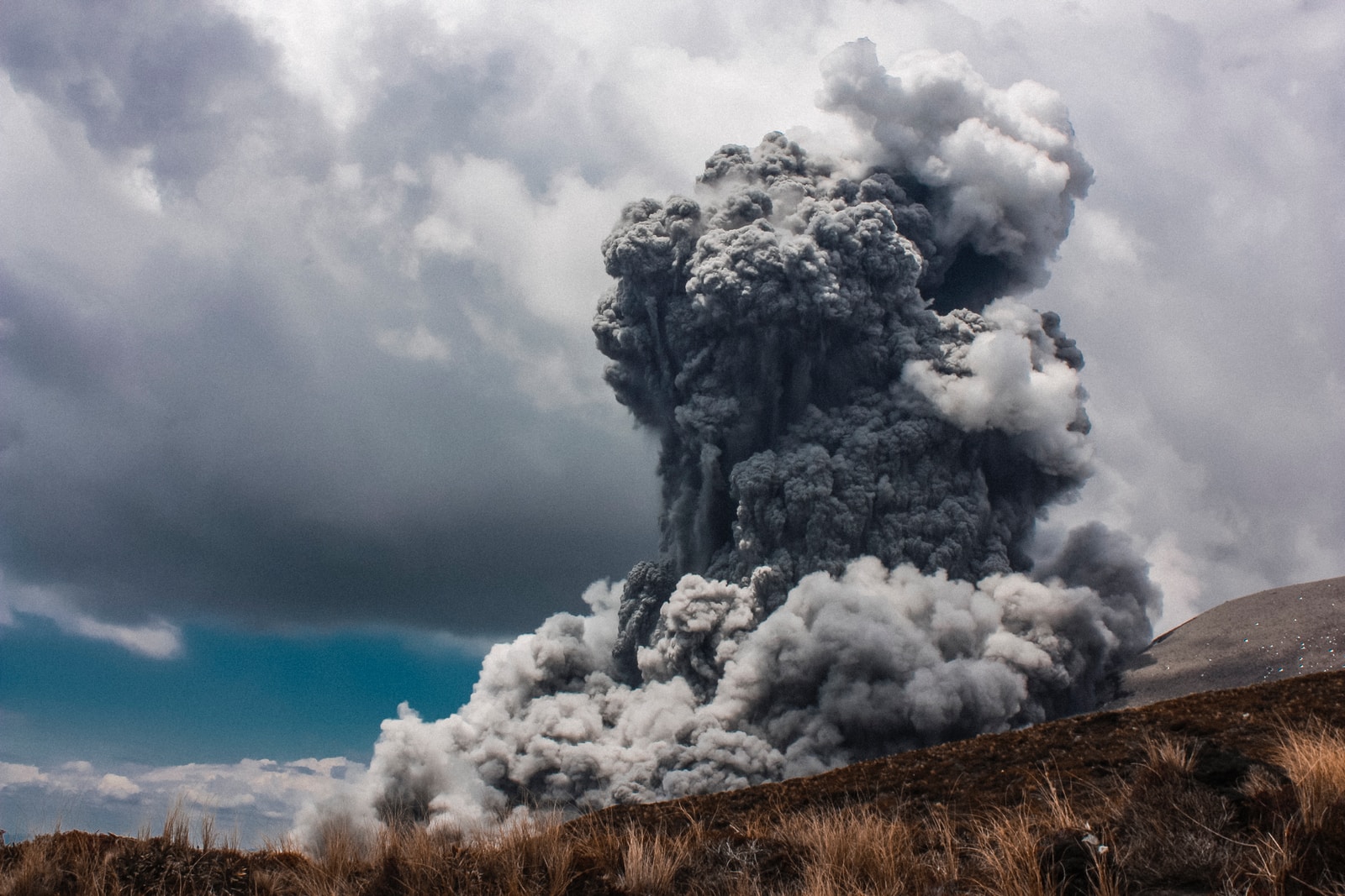plinian volcanic eruption photograph