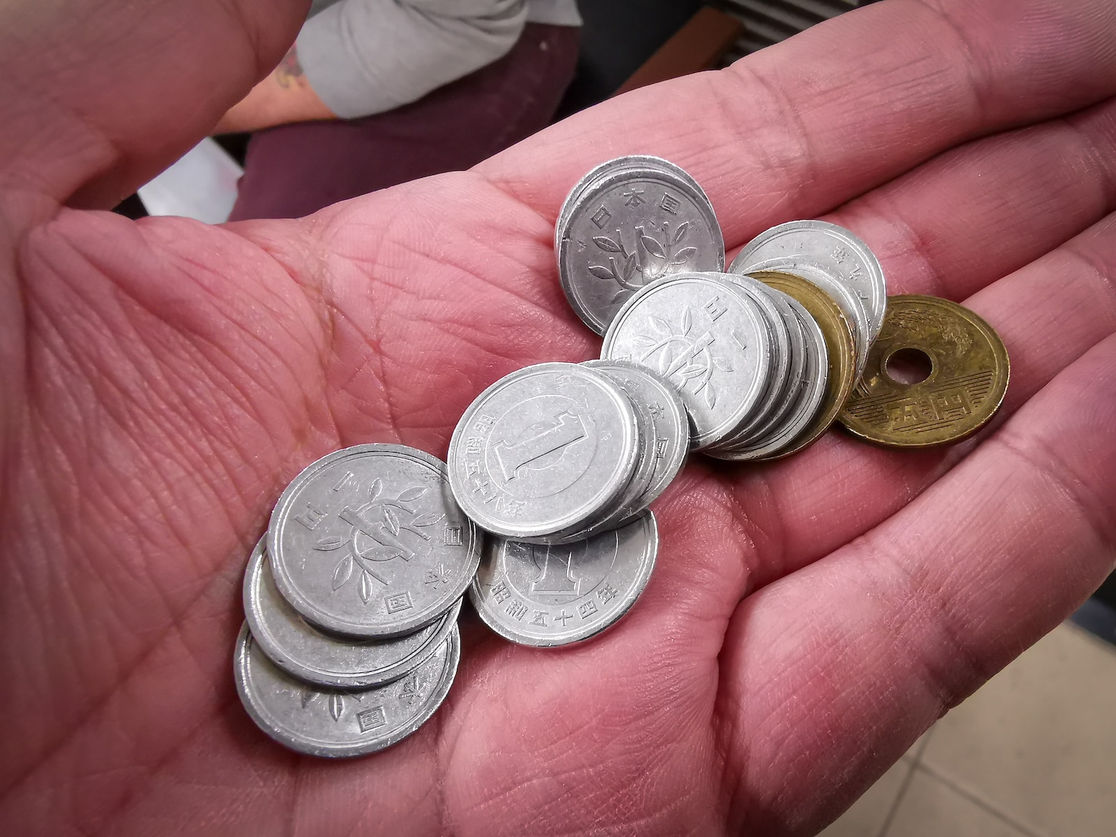 silver and gold round coins