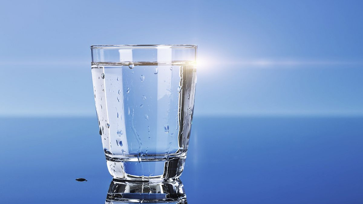 Zašto svako jutro trebate popiti čašu vode? - N-UM.com